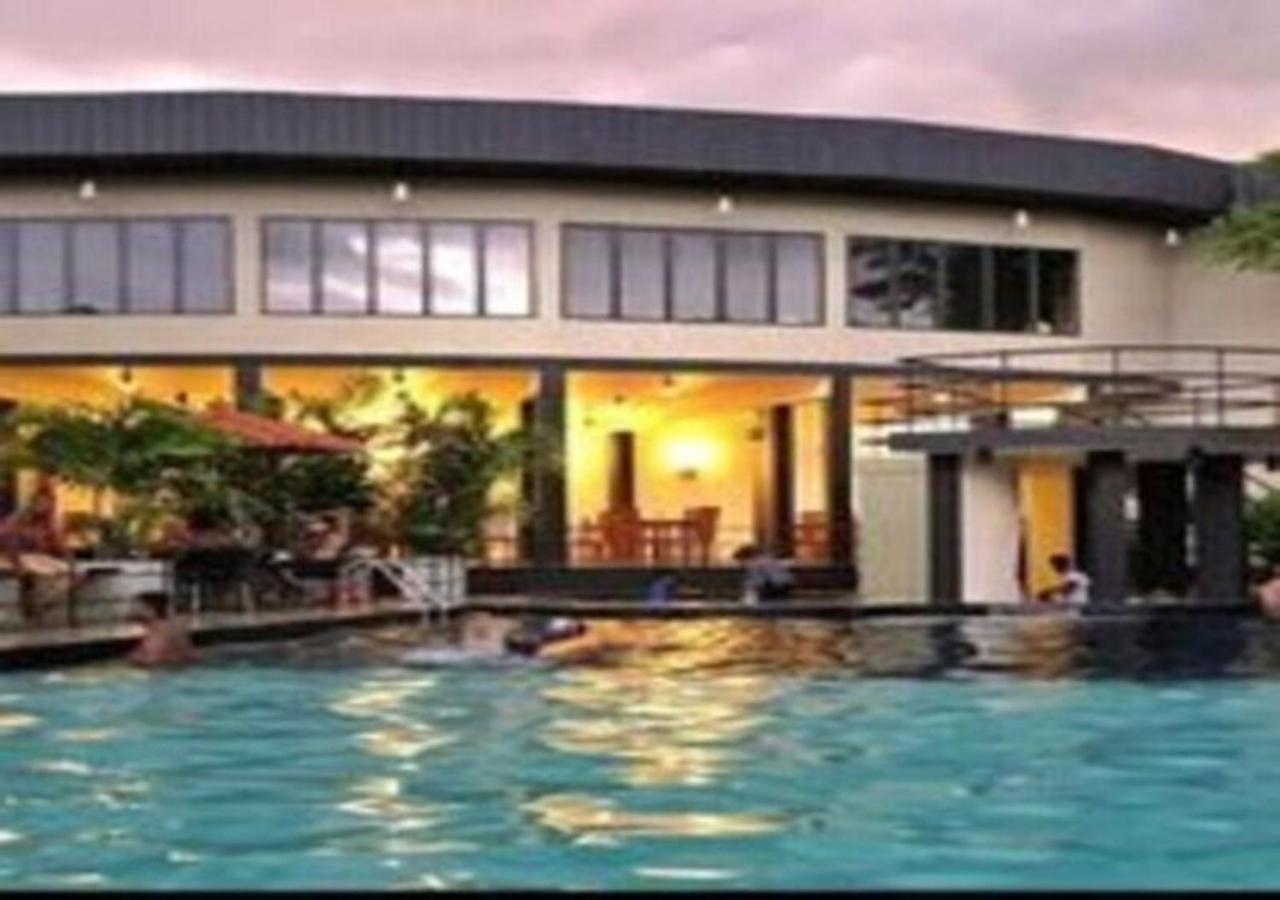 Garden Beach Hotel Kalutara Buitenkant foto