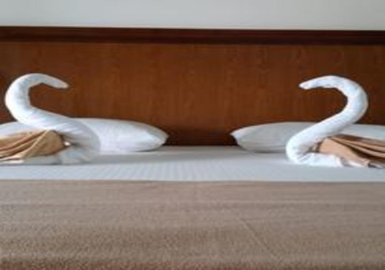Garden Beach Hotel Kalutara Buitenkant foto