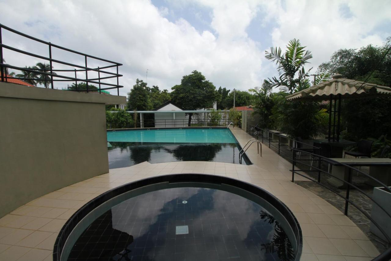 Garden Beach Hotel Kalutara Buitenkant foto
