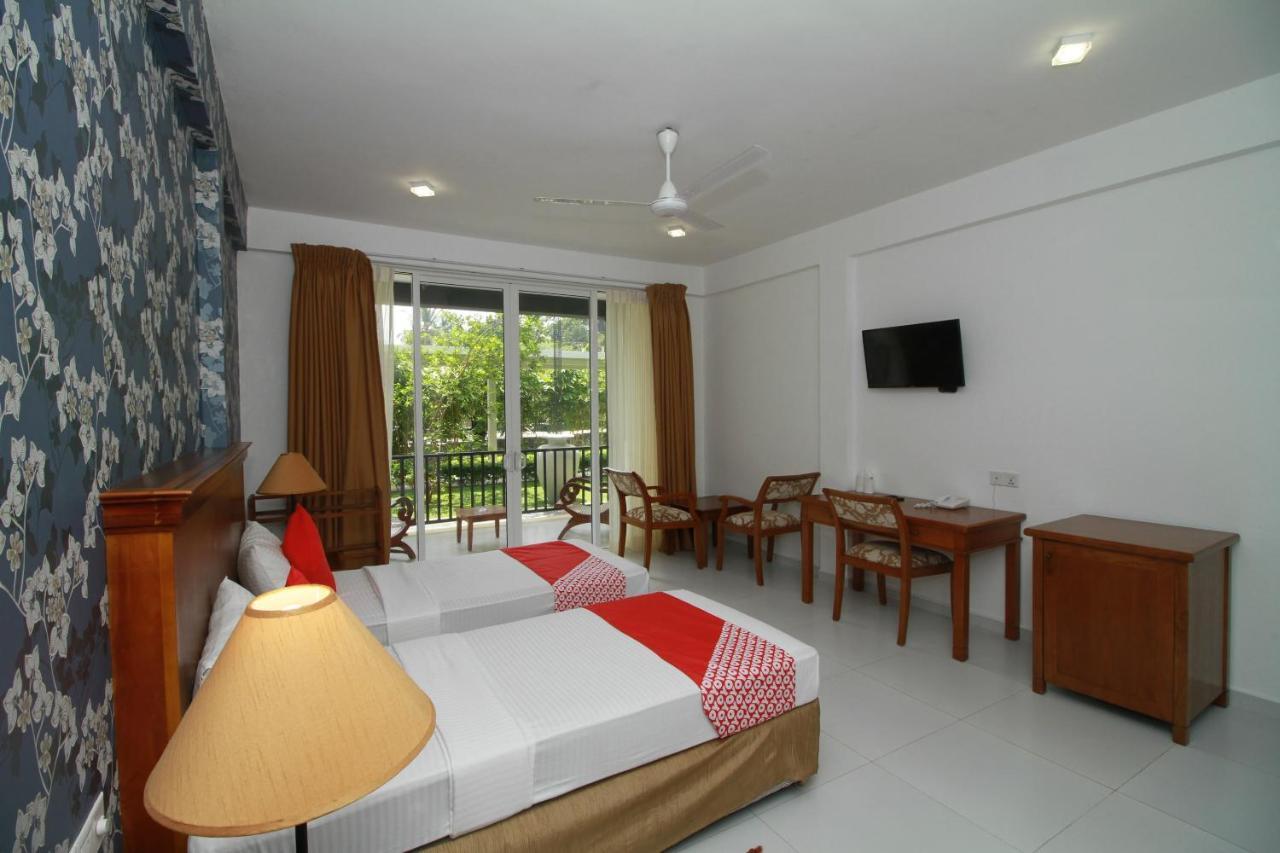 Garden Beach Hotel Kalutara Buitenkant foto